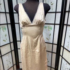 Bebe Low V Neck Bodycon Dress sz S